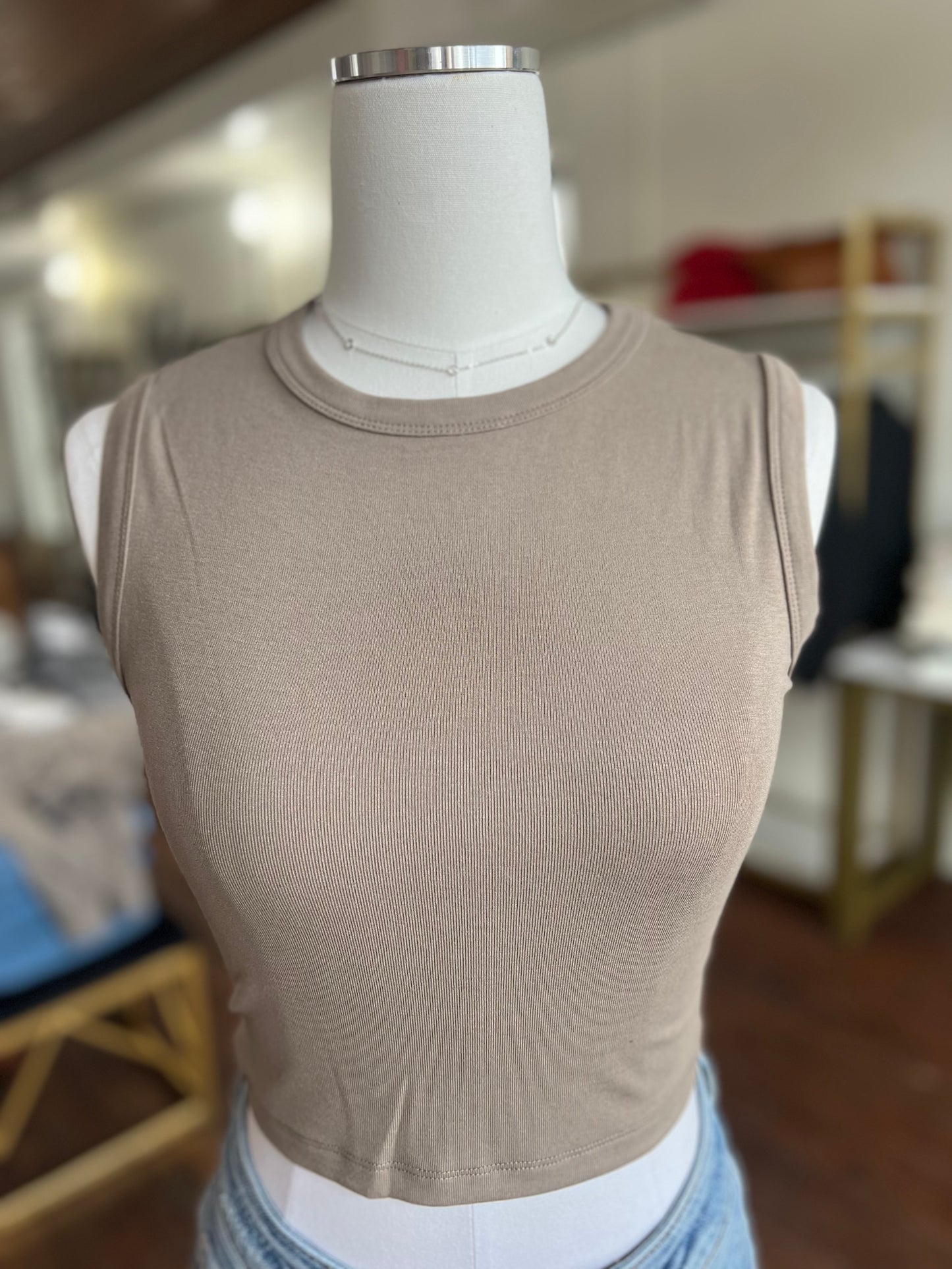 Mocha Mousse Cropped Tank
