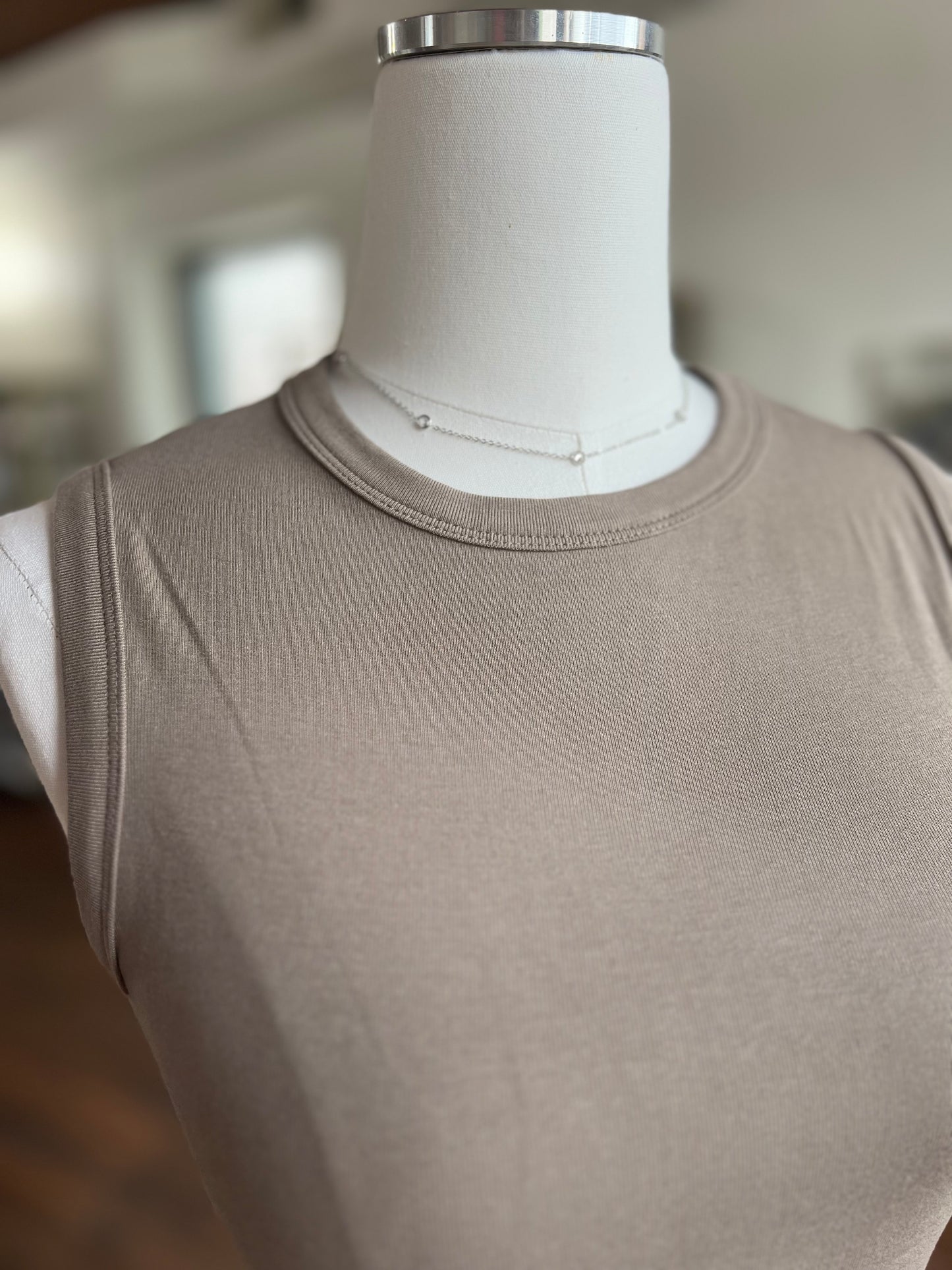 Mocha Mousse Cropped Tank