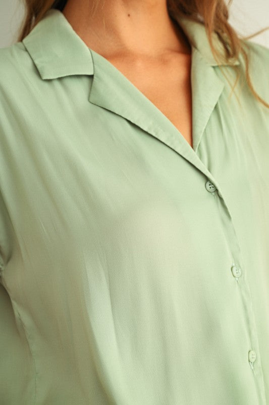 Button Down Cap Sleeve Top in Pistachio