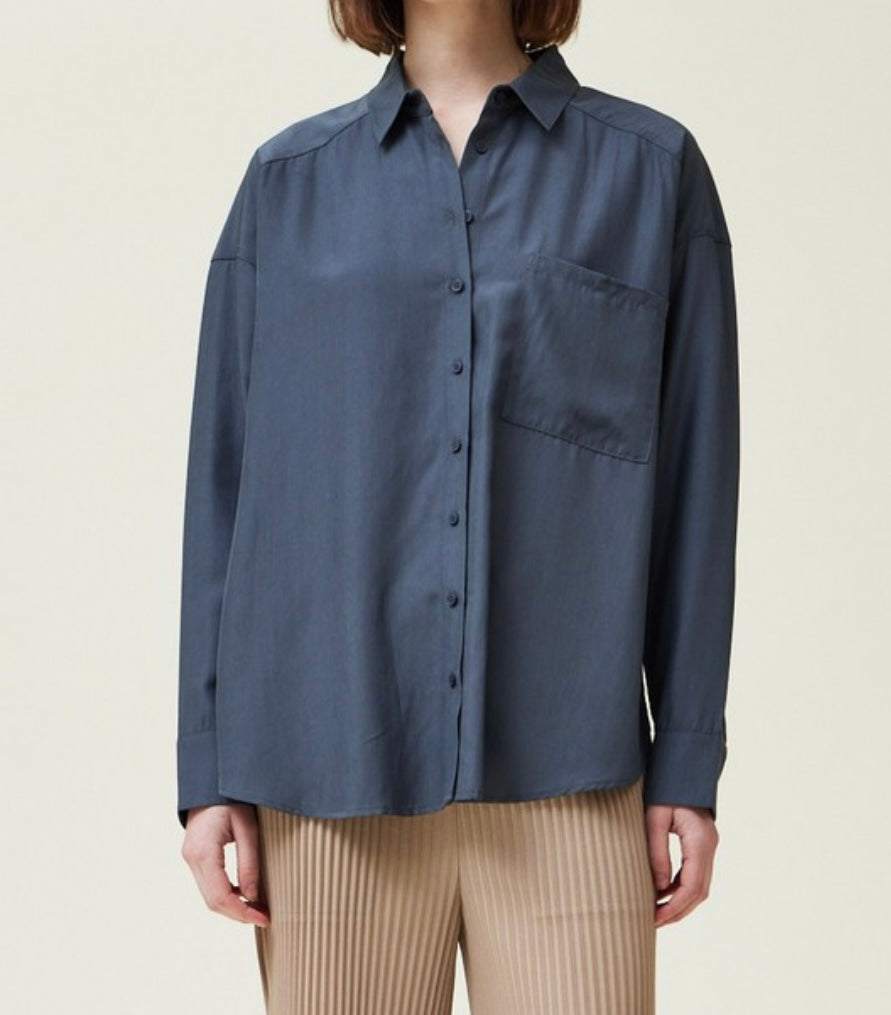 Oversized Shirt in Midnight Blue