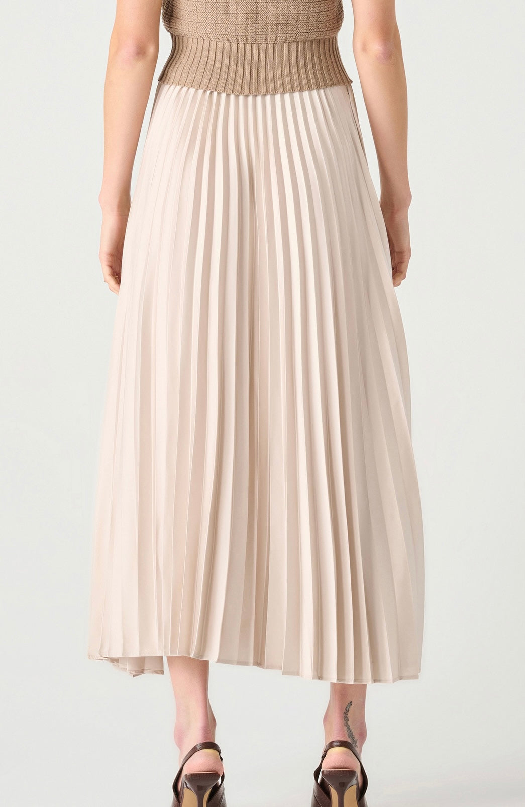 Champagne Pull On Pleated Skirt